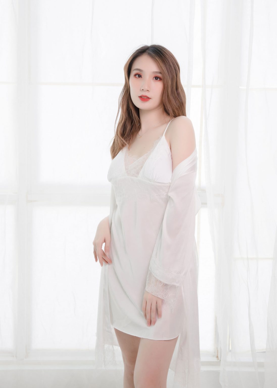 Dramatic Lace story Padded nightdress satin set in White - Image 6