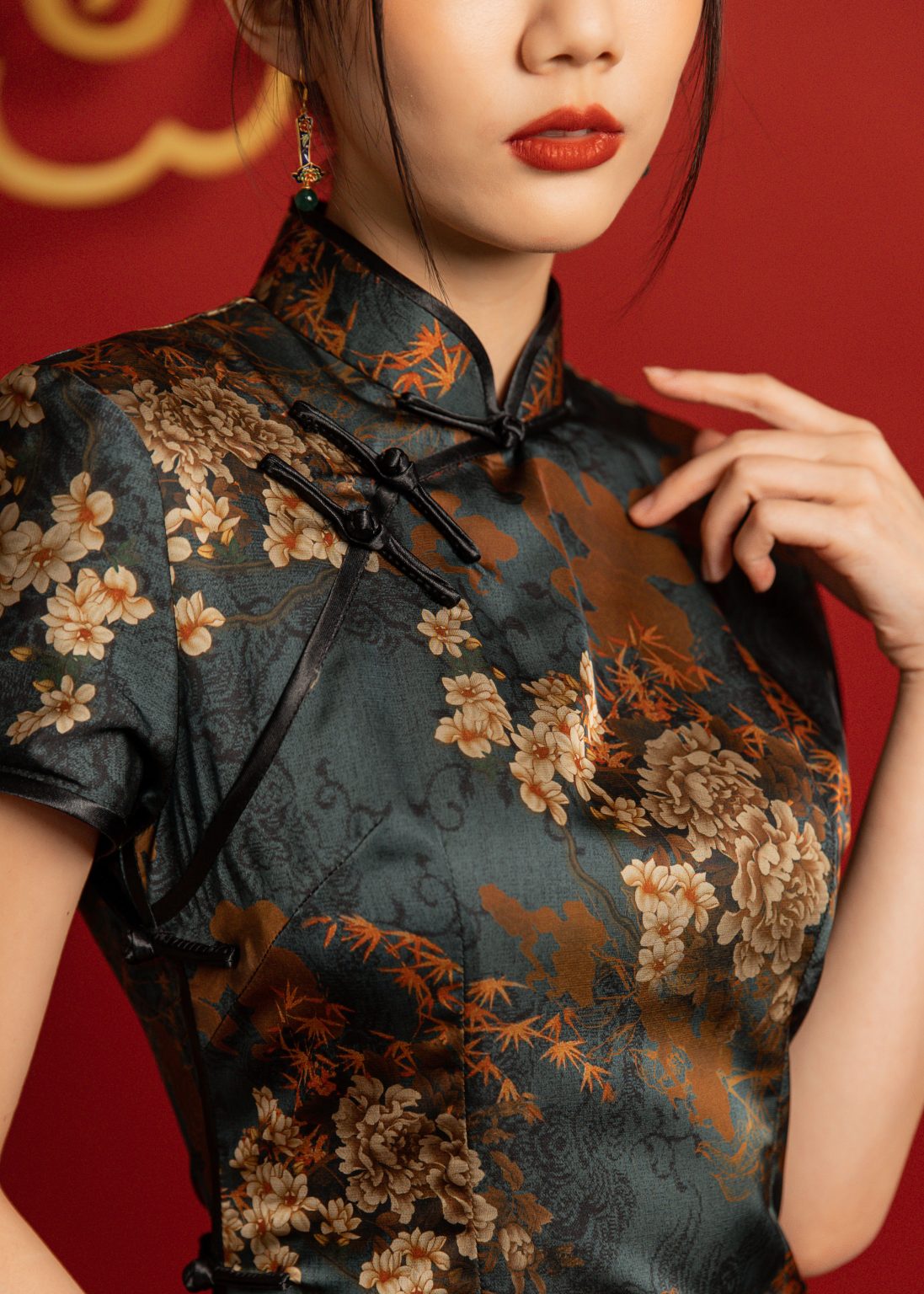 Floriated Era Midi Qipao - Image 9