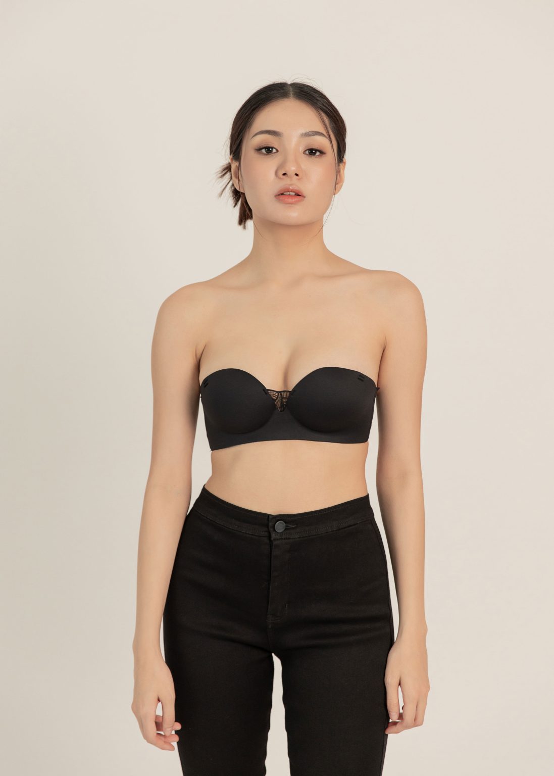 Airy Fascia Crochet Bandeau Bra in Black