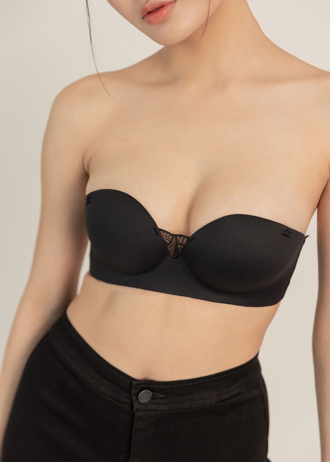 Airy Fascia Crochet Bandeau Bra in Black - Image 14