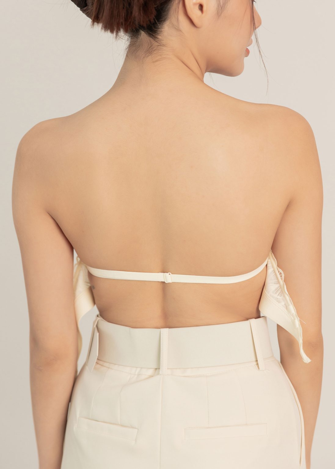 Airy Fascia Crochet Bandeau Bra in Cream - Image 7